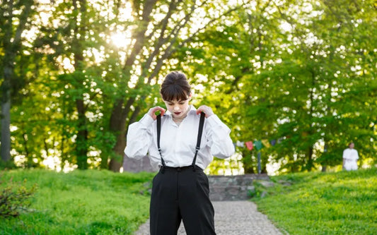 How to Wear Suspenders with Trousers?